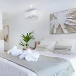 Modern 1 Bedroom Apartment With Terrace And Ac Near Beach In Las Americas Apartment