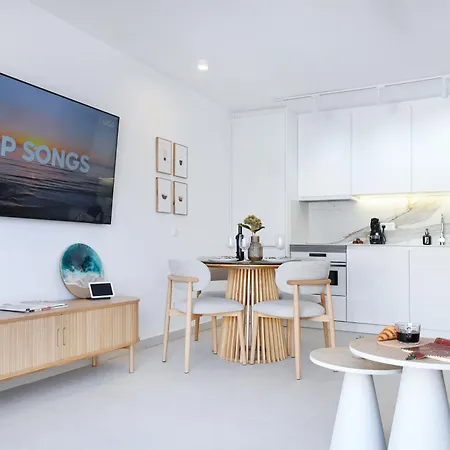 Modern 1 Bedroom Apartment With Terrace And Ac Near Beach In Las Americas *